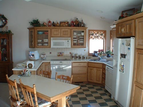 kitchen by S&W Cabinets